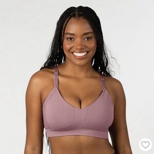 Kindred bravely nursing and pumping bra